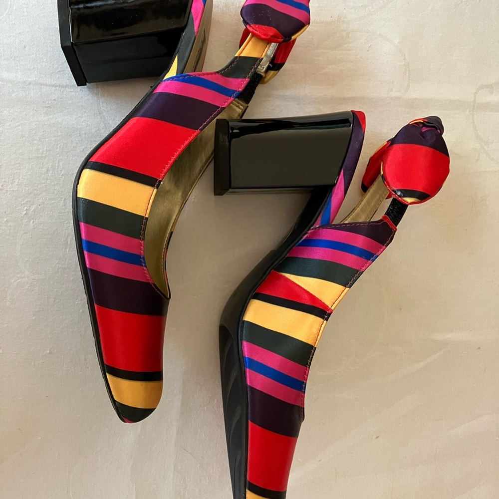 J. RENEE’ “CIPRIANA-JJ’ Size 9M, Silk, multicolored striped Slingback Pumps NWOT - Picture 3 of 14